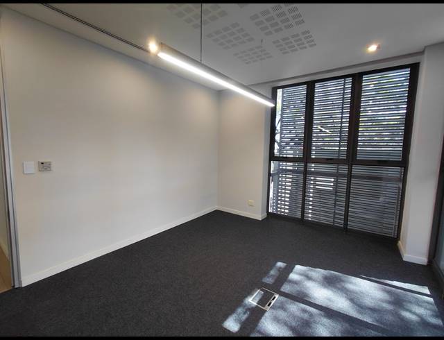 630M² OFFICE TO LET IN LONEHILL